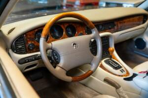 Bild 25/50 von Daimler Super V8 (1997)