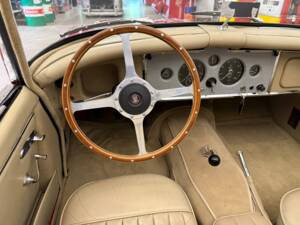 Image 8/17 of Jaguar XK 150 SE DHC (1958)
