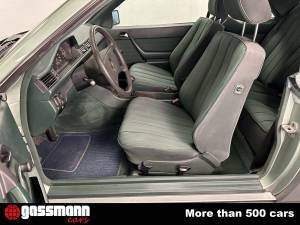 Image 9/15 of Mercedes-Benz 230 CE (1987)
