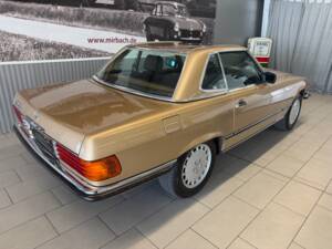 Image 10/18 of Mercedes-Benz 560 SL (1986)