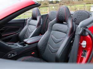 Immagine 64/84 di Aston Martin DBS 770 Ultimate Volante (2023)