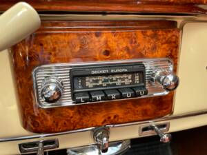 Image 31/36 de Mercedes-Benz 220 Cabriolet B (1952)