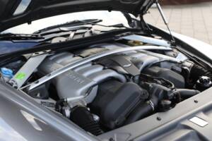 Bild 38/47 von Aston Martin DB 9 Volante (2006)