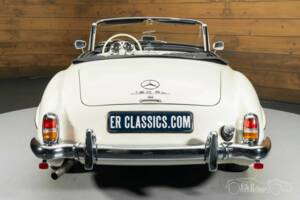 Image 15/19 of Mercedes-Benz 190 SL (1962)