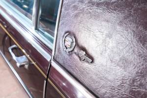 Image 47/58 of Cadillac Brougham Elegance (1988)