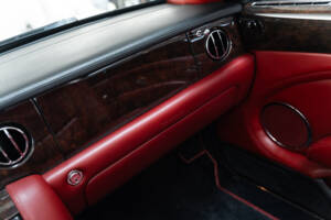 Bild 27/45 von Bentley Azure (2007)