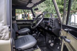 Bild 31/41 von Land Rover Defender 90 Td5 (1998)