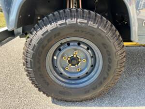 Bild 77/100 von Land Rover Defender 110 (2014)