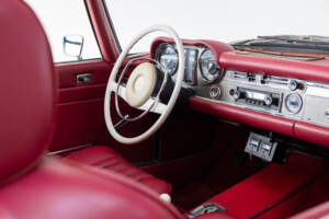Image 9/24 of Mercedes-Benz 280 SL (1968)