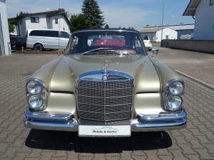 Image 17/32 of Mercedes-Benz 300 SE (1964)