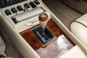Afbeelding 25/32 van Aston Martin V8 Vantage Volante (1988)