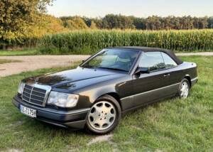 Immagine 1/8 di Mercedes-Benz 300 CE-24 (1993)
