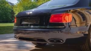 Immagine 52/68 di Bentley Flying Spur V8 S (2017)