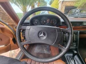 Image 7/8 de Mercedes-Benz 350 SE (1976)