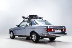 Imagen 9/29 de Mercedes-Benz 280 CE (1977)
