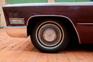 Bild 76/200 von Cadillac Coupe DeVille (1968)