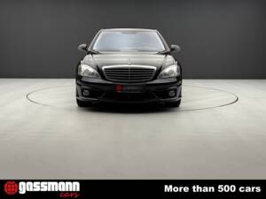 Image 2/15 de Mercedes-Benz S 63 AMG (2008)