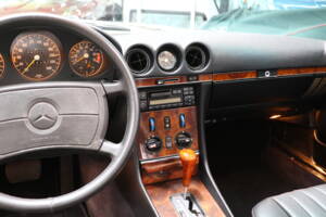 Image 29/37 of Mercedes-Benz 420 SL (1988)