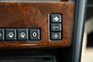 Imagen 38/50 de Mercedes-Benz 200 TE (1993)