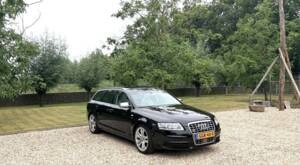 Imagen 1/4 de Audi S6 Avant 5.2 V10 quattro (2006)