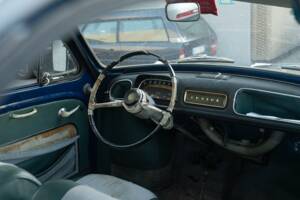 Image 21/42 de Renault Ondine (1962)