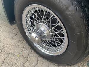 Image 24/82 of Jaguar XK 140 DHC (1956)