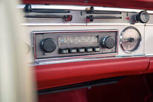Image 51/60 of Mercedes-Benz 230 SL (1967)