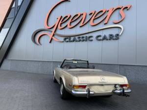 Image 13/49 de Mercedes-Benz 280 SL (1971)