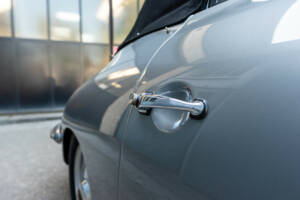 Immagine 13/50 di Porsche 356 B 1600 Roadster (1962)