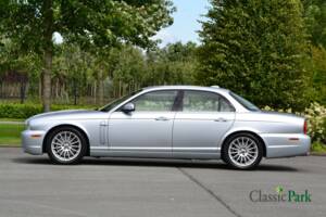 Immagine 2/46 di Jaguar XJ 8 3.5 (2007)