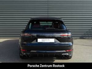 Obraz 25/29 pojazdu Porsche Cayenne E-Hybrid (2022)