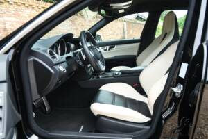 Image 50/50 of Mercedes-Benz C 63 AMG (2012)