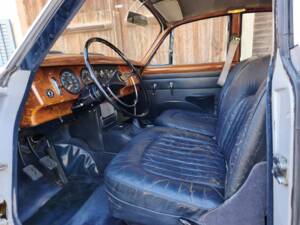 Image 4/27 of Jaguar Mk II 2.4 (1967)