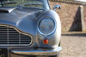Bild 42/50 von Aston Martin DB 6 (1968)