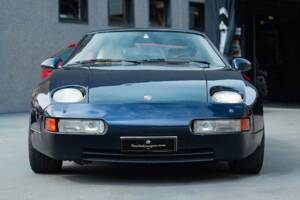 Image 3/34 of Porsche 928 (1981)