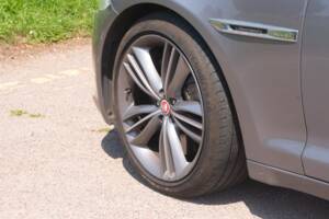 Immagine 26/37 di Jaguar XJ 5.0 (2011)