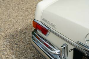 Immagine 43/50 di Mercedes-Benz 280 SE (1968)