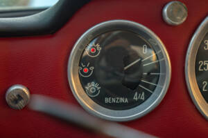 Image 42/48 de FIAT 750 Vignale Coupé (1962)