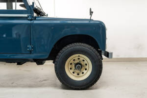 Image 24/31 of Land Rover 109 (1980)
