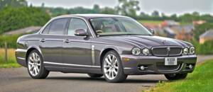 Image 6/50 de Jaguar XJ 8 4.2 (2009)