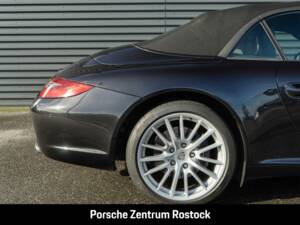 Immagine 22/26 di Porsche 911 Carrera (2011)