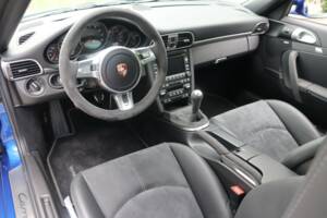 Bild 5/50 von Porsche 911 Carrera 4 GTS (2011)