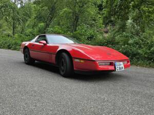 Image 1/8 of Chevrolet Corvette (1984)