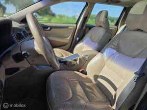 Image 26/39 of Volvo V 70 2.4 (2006)