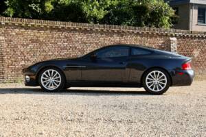 Image 36/50 of Aston Martin V12 Vanquish (2003)
