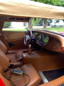 Image 15/18 of Morgan Roadster V6 (2013)