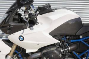 Image 34/47 of BMW HP2 Sport (2010)