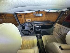 Bild 5/29 von BMW 2500 (1977)