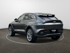 Image 4/13 de Aston Martin DBX 4.0 V8 (2021)