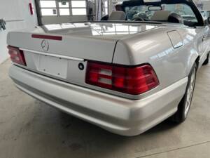 Afbeelding 33/60 van Mercedes-Benz SL 500 &quot;Silver Arrow&quot; (2002)